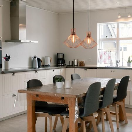 Spacious City Center Home By The Sea Klaksvík Exteriör bild