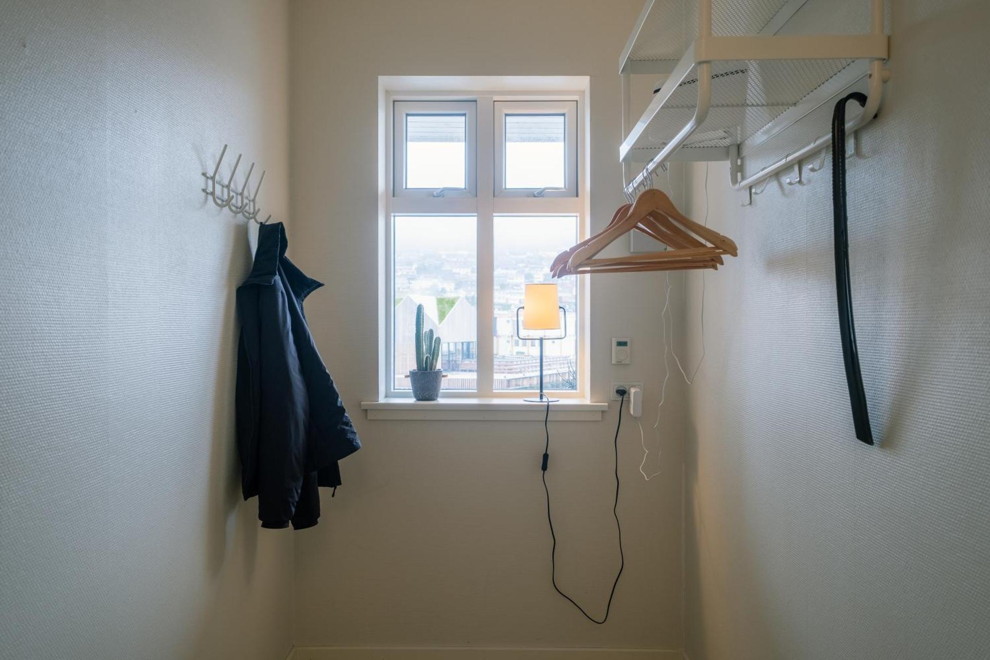 Spacious City Center Home By The Sea Klaksvík Exteriör bild